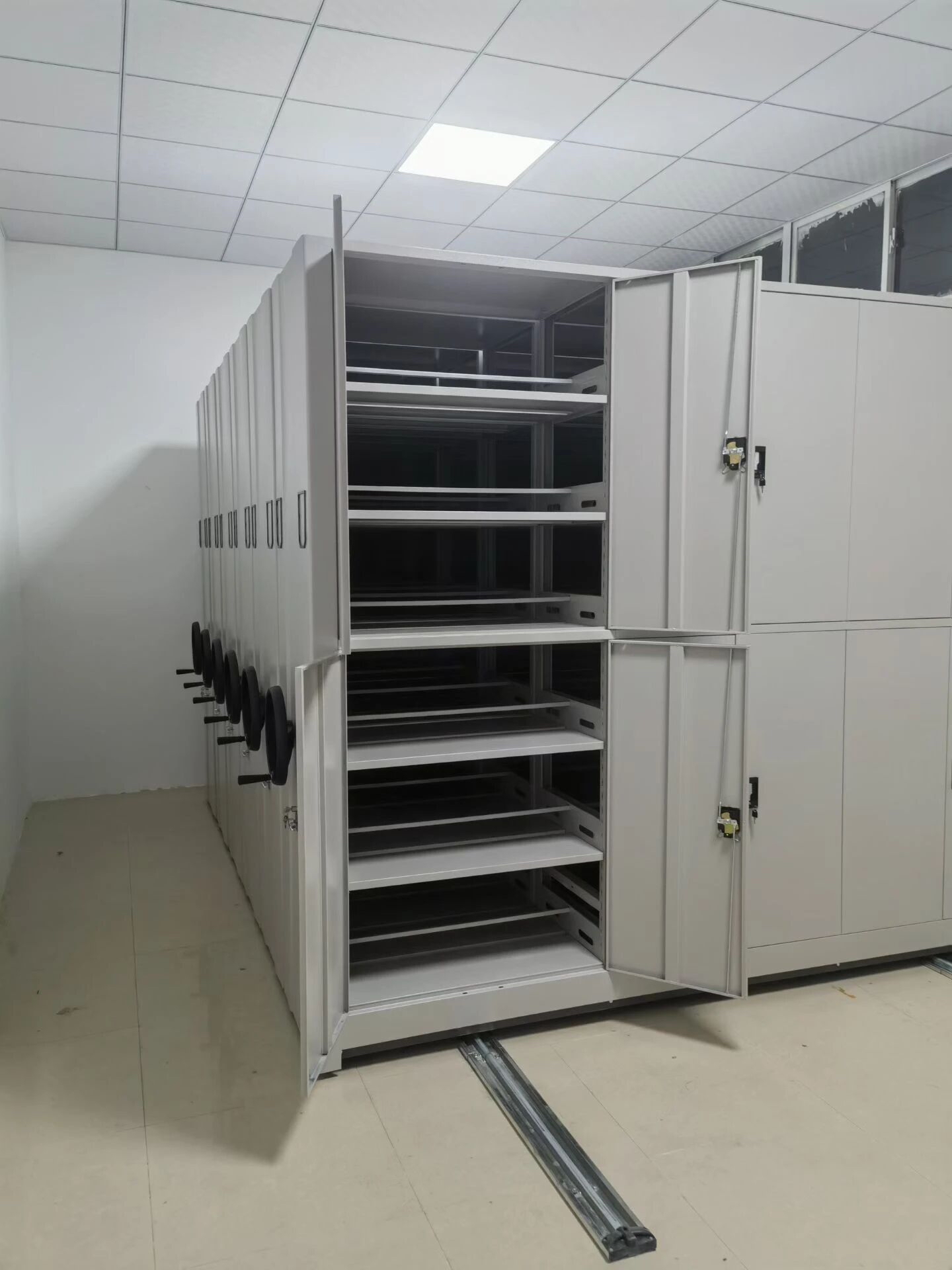 Mobile Shelving System (5)