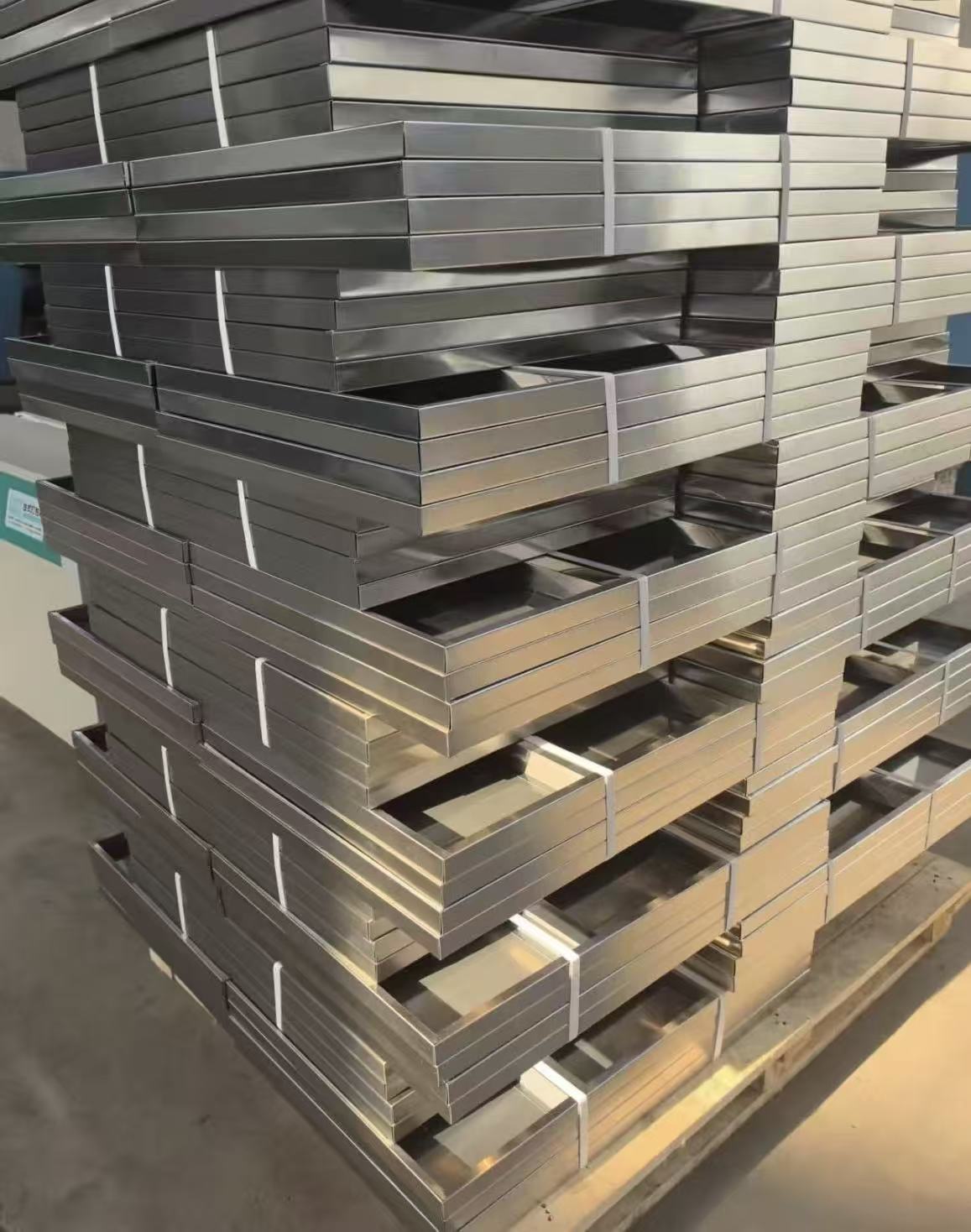 Adjustable heavy duty stainless steel shelving unit manufactured by KAYOU