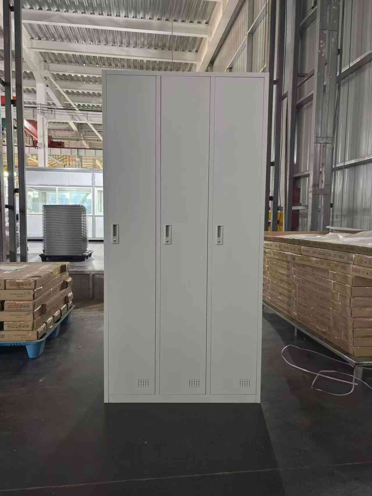 KAYOU 3-Door Steel Locker – Individual Vertical Compartments factory product photo